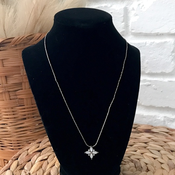 Vintage Pendant Necklace - Picture 1 of 6